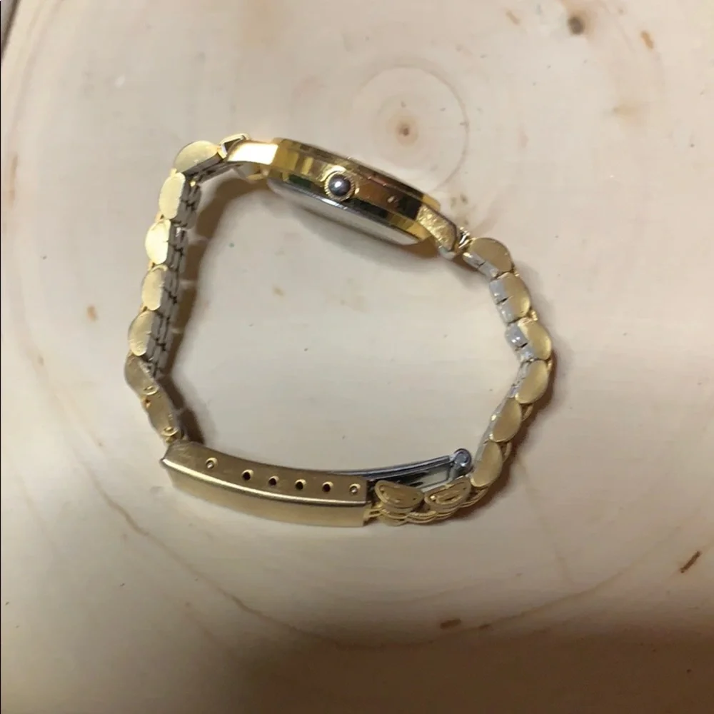 Vintage TIME Quartz Gold Tone Watch New Battery‎